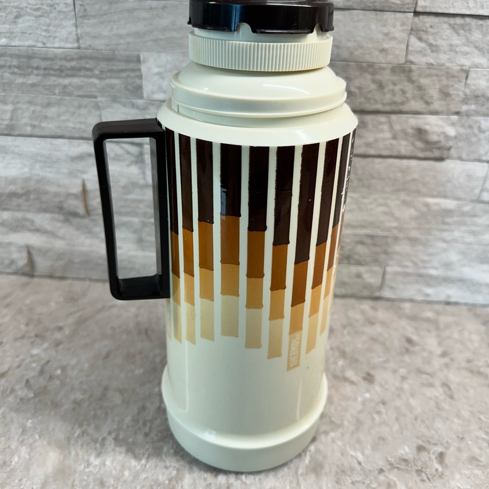 Vintage 2505 Model Thermos 70s Retro Cool Burgundy Great Condition 12”
